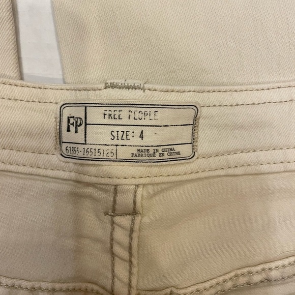 Free People Beige Distressed Jeans Size 4. - Picture 4 of 7